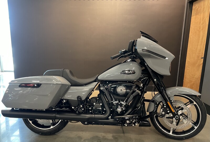 2026 Harley-Davidson® Street Glide® Dark Billiard Gray Black Trim