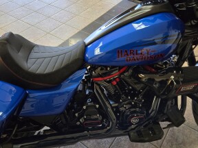 2026 Harley-Davidson® CVO Street Glide 3 Limited Electric Coast CVO Two-Tone thumb 3