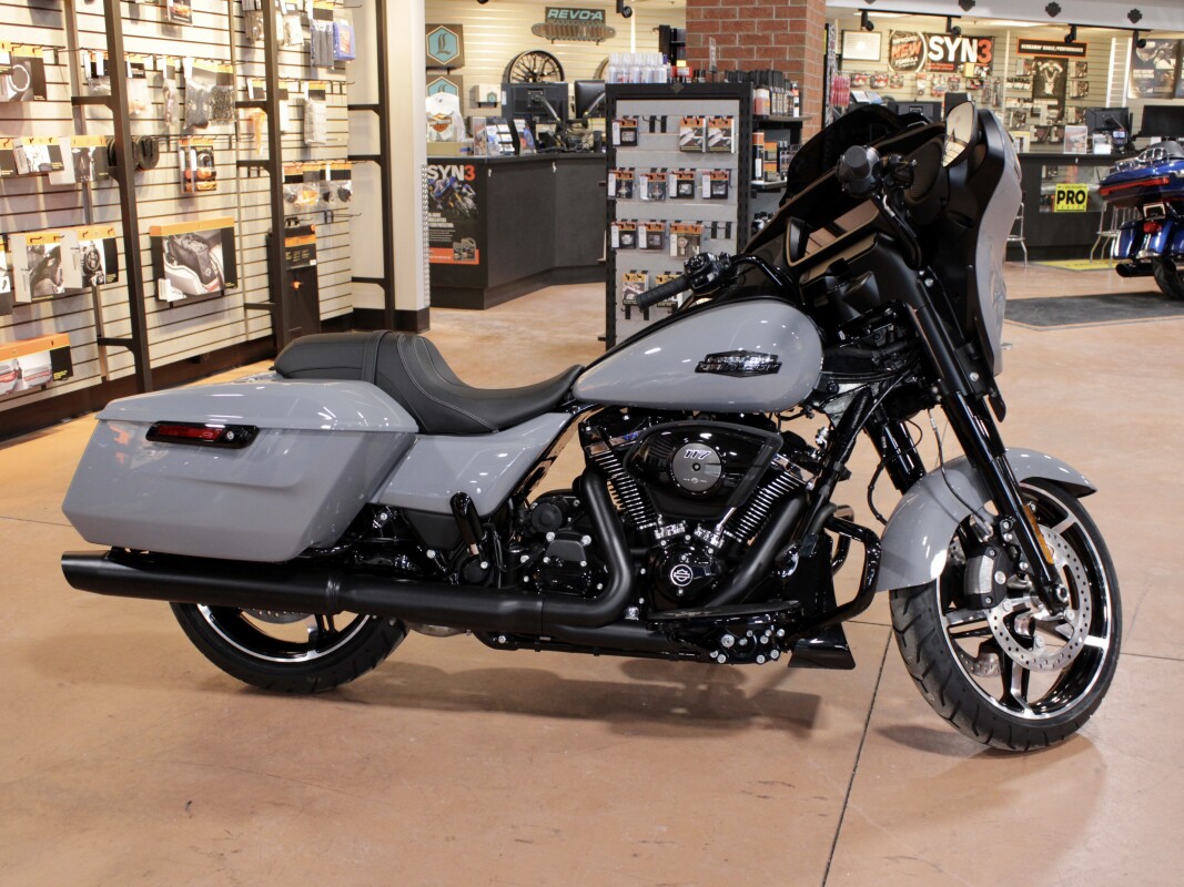 2026 Harley-Davidson Street Glide Grand American Touring