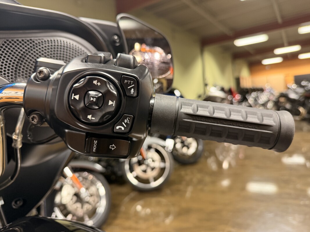 FLHX 2026 Street Glide®, photo 10