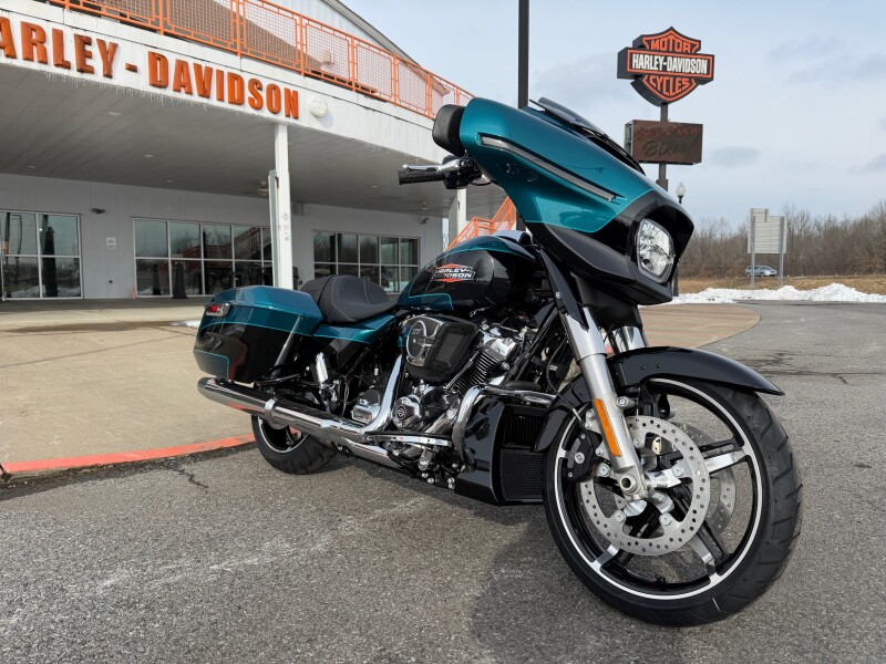 2026 Harley-Davidson® Street Glide® Teal Thunder / Vivid Black Chrome Trim