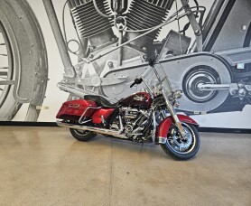 2019 Road King™ FLHR thumb 2