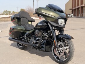 2026 Harley-Davidson® Street Glide® FLHX Olive Steel Metallic/ Vivid Black thumb 3