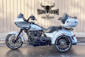 2024 Harley-Davidson® Road Glide® 3 Atlas Silver Metallic - Black Finish thumb 0