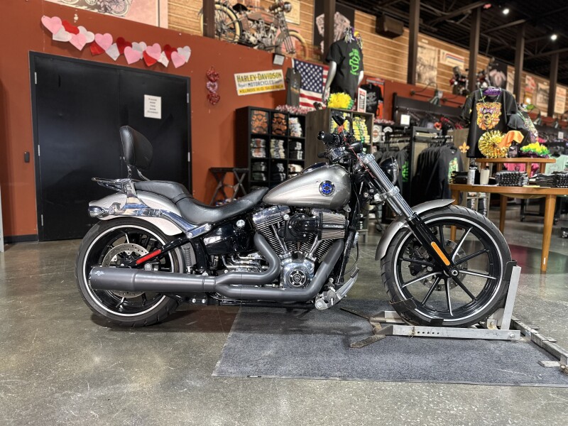 Harley-Davidson® Breakout® 2016 FXSB BILLET SILVER