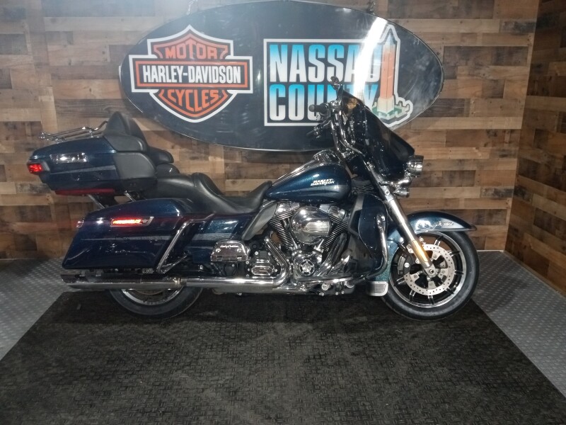 2016 Harley-Davidson® Ultra Limited Custom Colour Cosmic Blue Pearl
