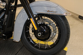 2026 Harley-Davidson Heritage Classic Cruiser FLHC thumb 1