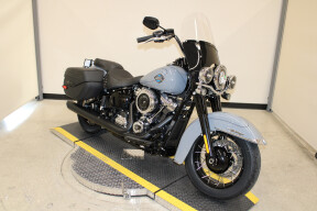 2026 Harley-Davidson Heritage Classic Cruiser FLHC thumb 2