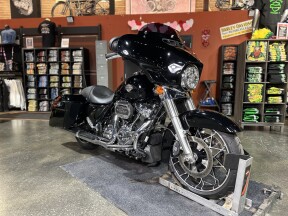 Harley-Davidson® Street Glide® Special 2023 FLHXS VIVID BLACK thumb 2