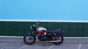 2025 Triumph Bonneville T120 Orange  thumb 3