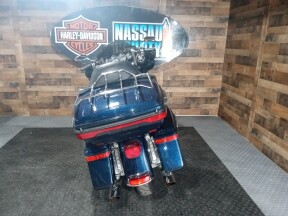 2016 Harley-Davidson® Ultra Limited Custom Colour Cosmic Blue Pearl thumb 1