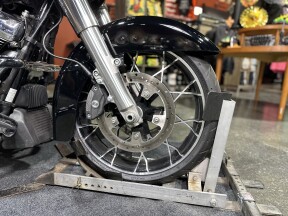 Harley-Davidson® Street Glide® Special 2023 FLHXS VIVID BLACK thumb 1