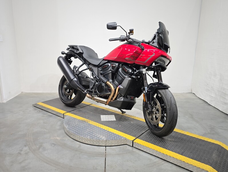 RA1250ST 2025 Pan America® 1250 ST