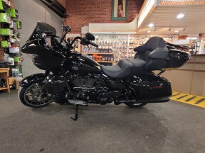2026 Harley-Davidson® Road Glide Limited Vivid Black Black Trim thumb 1