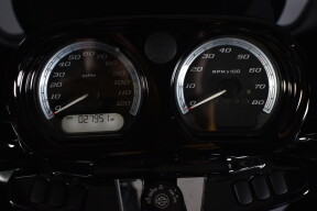 2021 Harley-Davidson® Road Glide® Limited FLTRK thumb 2