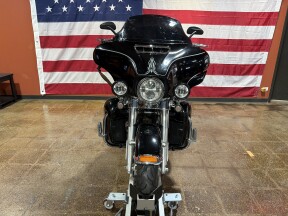 Harley-Davidson® Electra Glide® Ultra Classic™ 2015 FLHTCU VIVID BLACK thumb 1