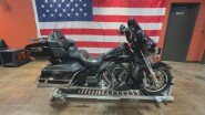 Harley-Davidson® Electra Glide® Ultra Classic™ 2015 FLHTCU VIVID BLACK