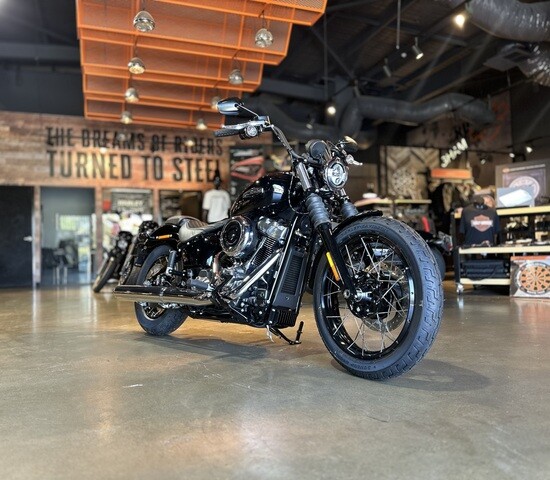  2025 Harley-Davidson Softail Street Bob 117 W/ABS (FXBB)