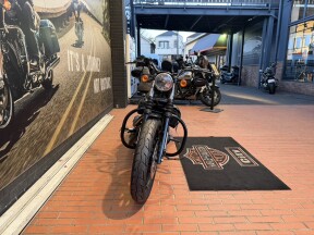 2020 Harley-Davidson® Iron 883™ Black Denim thumb 2