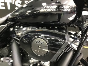2024 Harley-Davidson® Street Glide® Vivid Black - Black Finish thumb 3