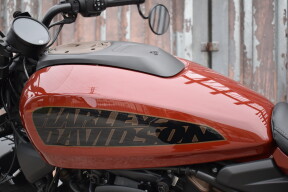 2024 Harley-Davidson® Sportster® S RH1250S thumb 2