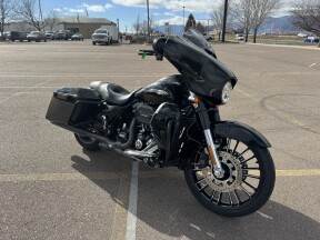2016 Harley-Davidson® CVO™ Street Glide® thumb 3
