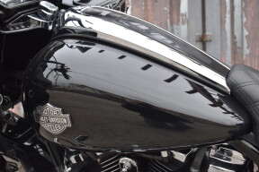 2021 Harley-Davidson® Road Glide® Special FLTRXS thumb 2