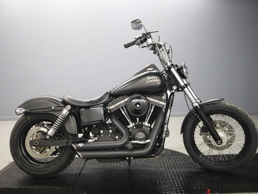 Used 2016 Harley-Davidson® Street Bob® FXDB | Stars & Stripes