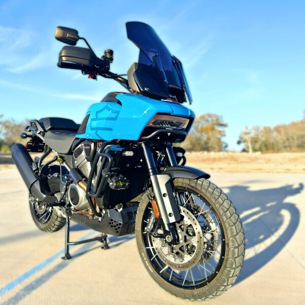 2022 Harley-Davidson® Pan America™ 1250 Special Fastback Blue/White Sand Pearl