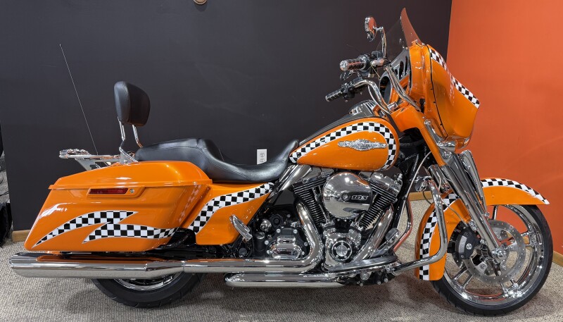 2014 Harley-Davidson® Street Glide® CUSTOM PAINT ORANGE WITH CHECKARD FLAG
