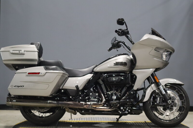 2023 Harley-Davidson® CVO™ Road Glide® FLTRXSE