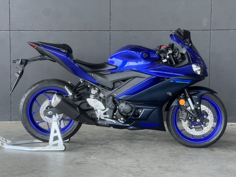 2025 YAMAHA R3 BLUE