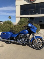 2026 Harley-Davidson® Street Glide® Aurora Blue Denim Chrome Trim thumb 3