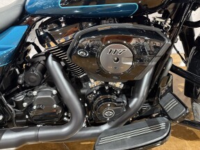 2026 Harley-Davidson® Road Glide® Teal Thunder / Vivid Black Black Trim thumb 2