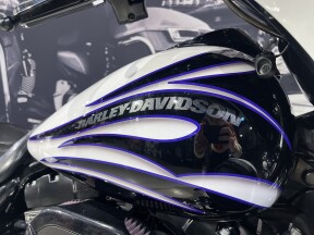 2016 Harley-Davidson® CVO™ Street Glide® White Amethyst/Black Licorice Flames thumb 1