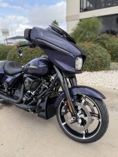 2026 Harley-Davidson® Street Glide® Purple Abyss Black Trim thumb 2