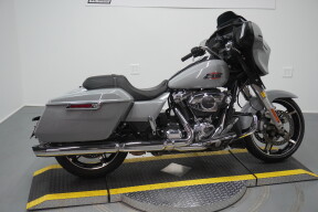 2024 Harley-Davidson® Street Glide® Billiard Gray thumb 3
