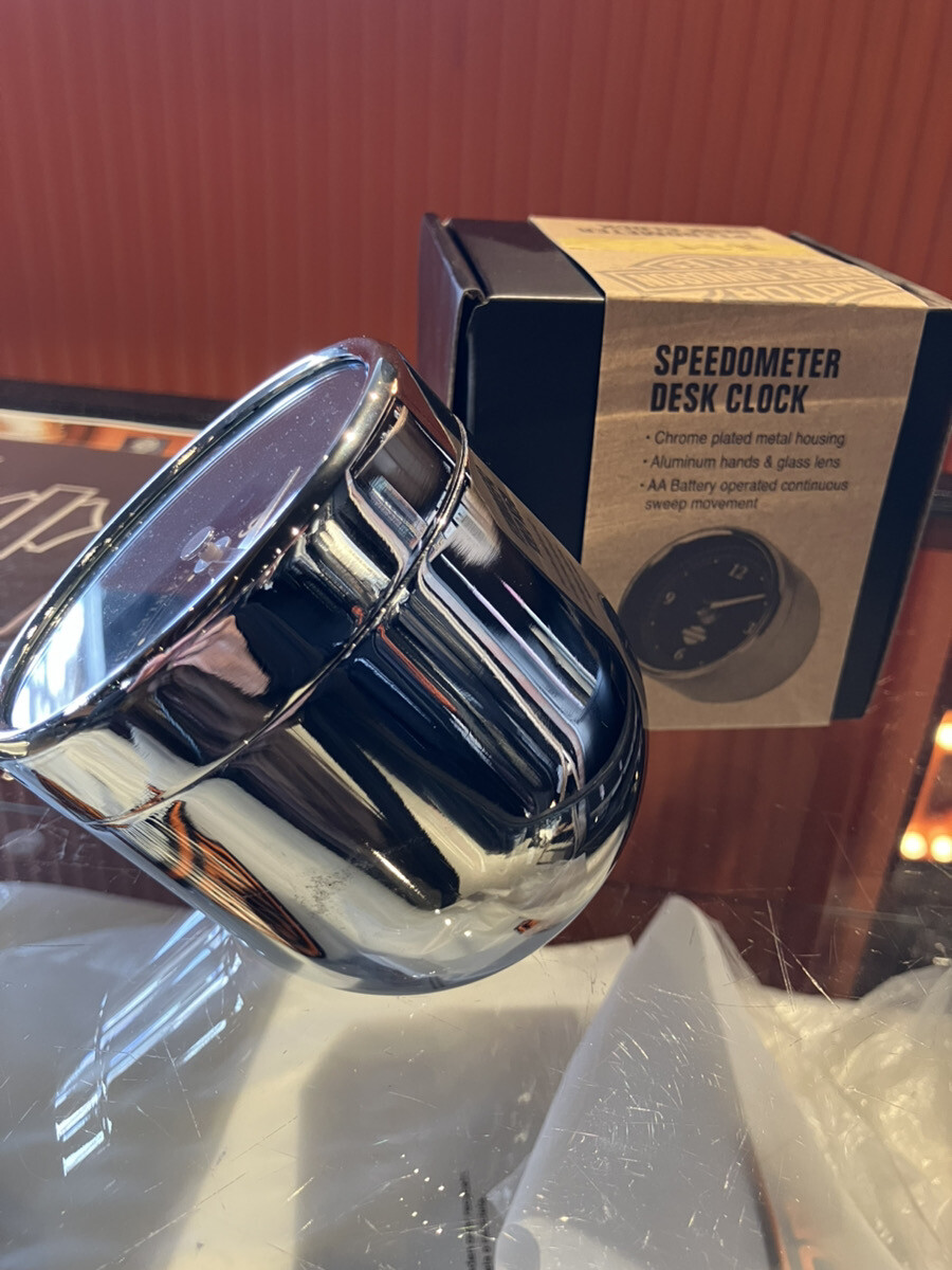 ハーレーの時計】スピードメーター デスク クロック | Harley-Davidson