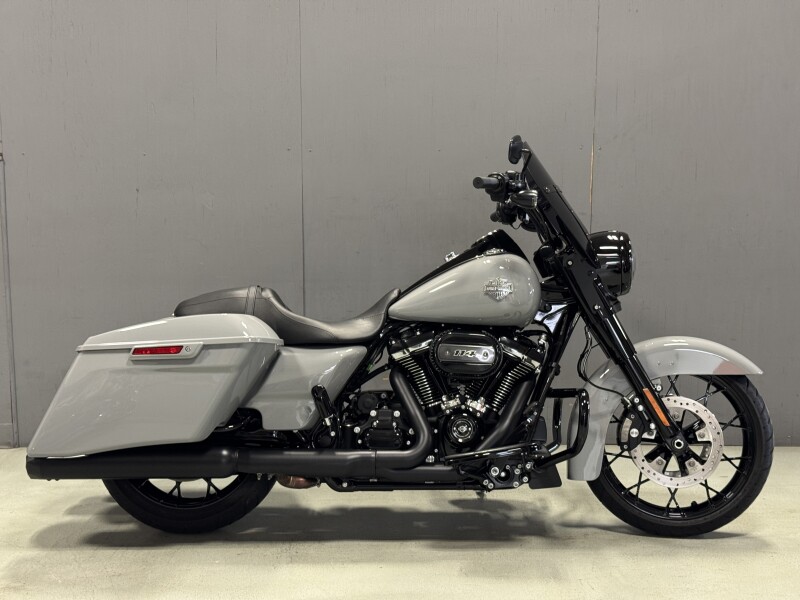 FLHRXS 2025 Road King<sup>®</sup> Special