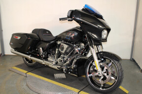 2026 Harley-Davidson Street Glide Grand American Touring FLHX thumb 2