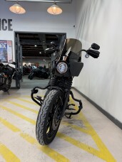 2022 Harley-Davidson® Street Bob® 114 Gauntlet Grey Metalliac thumb 2