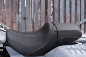2026 Harley-Davidson® Street Glide® FLHX thumb 2