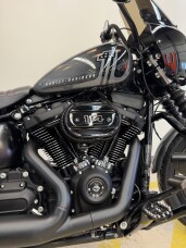 2022 Harley-Davidson® Street Bob® 114 Gauntlet Grey Metalliac thumb 0