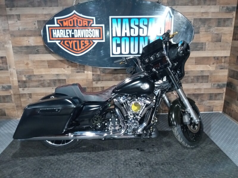 2022 Harley-Davidson® Street Glide® Special Black Denim
