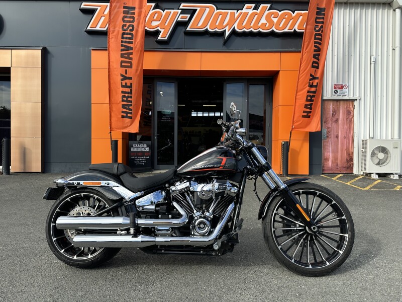 2024 Harley-Davidson® Breakout™ 117 Vivid Black