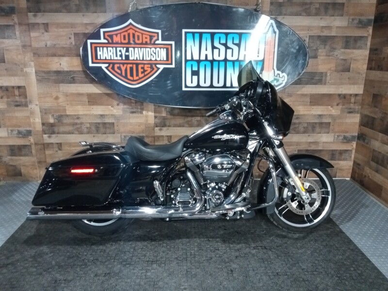 2017 Harley-Davidson® Street Glide® Special Vivid Black