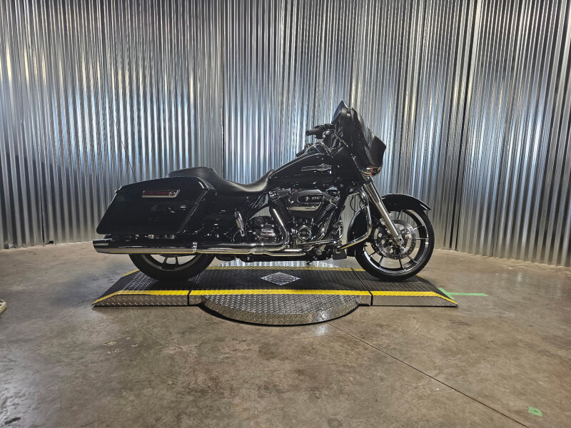 2023 Harley-Davidson® Street Glide® Vivid Black