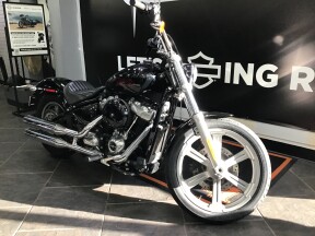 2023 Harley-Davidson® Softail® Standard Vivid Black thumb 2
