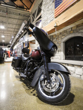 Harley-Davidson® Street Glide® 2009 FLHX BLACK DENIM thumb 3