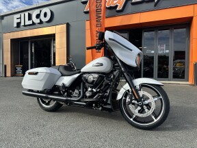 2025 Harley-Davidson® Street Glide™ White Onyx Pearl - Black Finish thumb 2